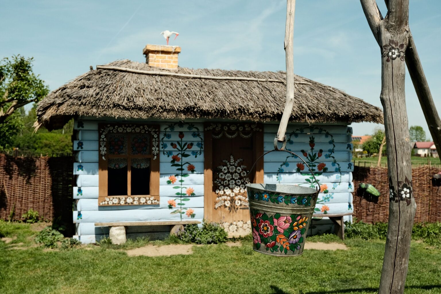 Zalipie najpiękniejsza wieś w Polsce – kraina malowanych chat, kwiatów i niezwykłej tradycji zalipie najpiękniejsza wieś w polsce